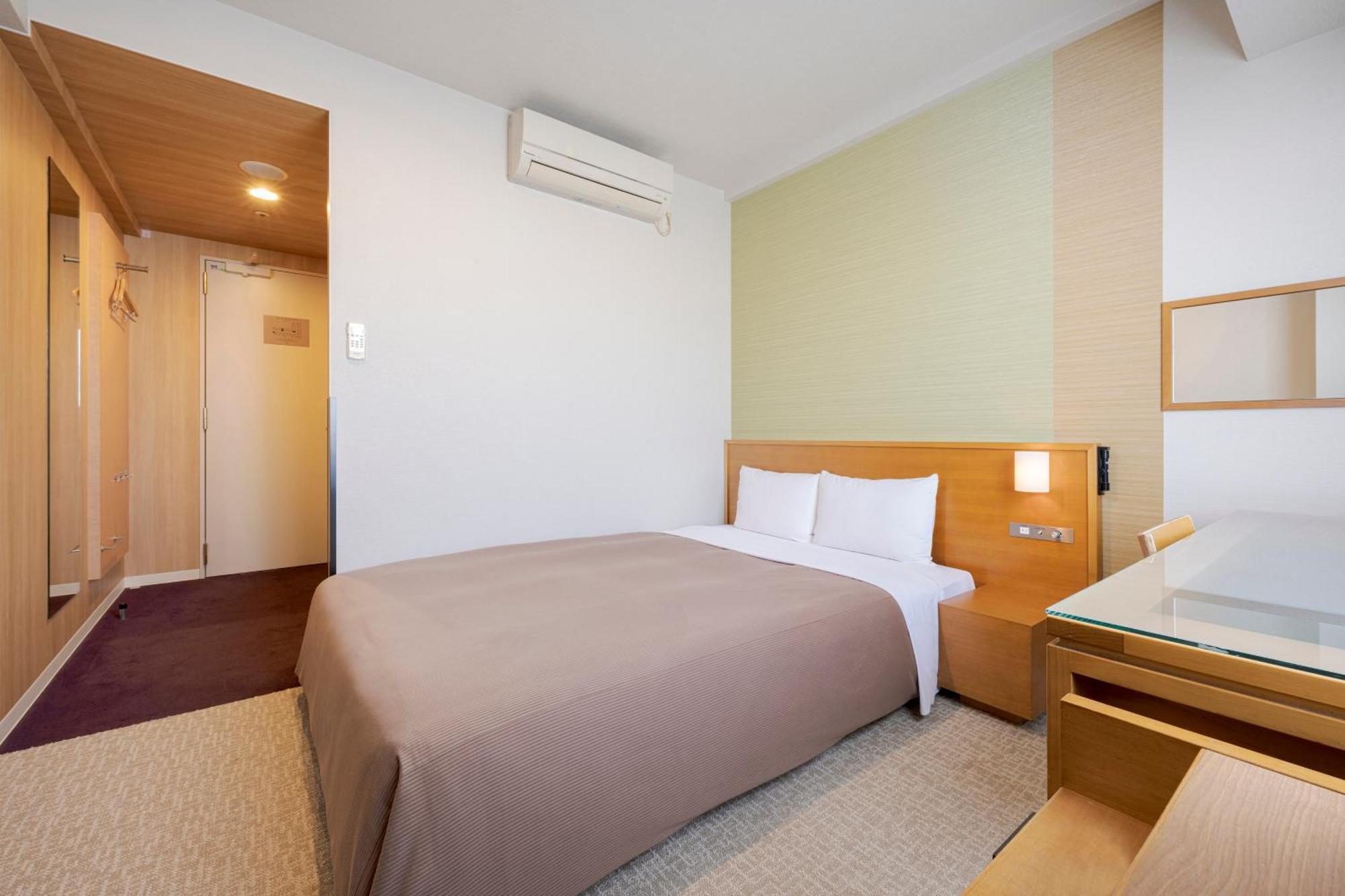 Candeo Hotels Ueno Park Токио Стая снимка